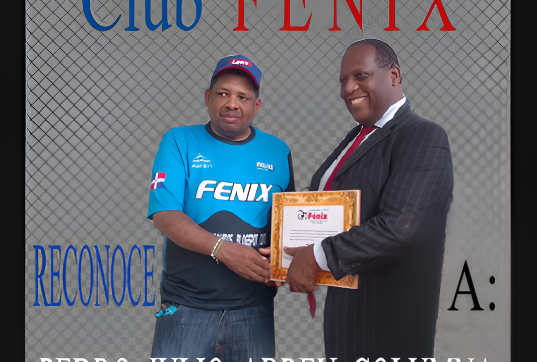 CLUB-FENIX-RECONOCE-A-PEDRO-JULIO-ABREU-COLUMNA